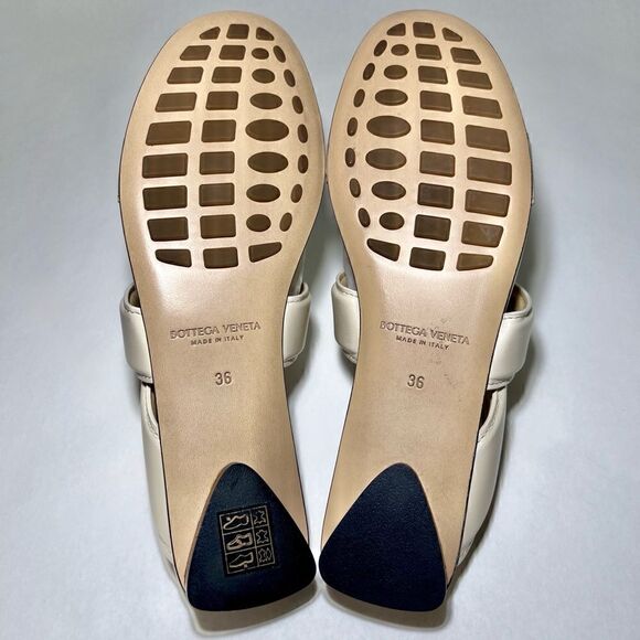 Bottega Veneta The Band Flat Sandals in Sea Salt - Picture 5 of 7